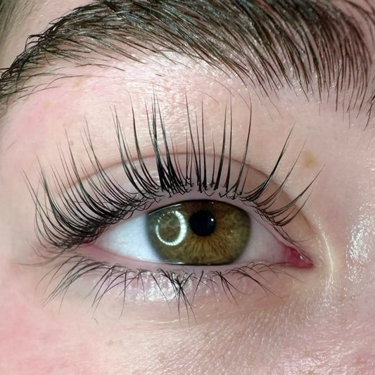 Relaxing a Lash Lift: Over-Processed vs. Over-Curled—Knowing the Difference Matters - Lift JUJU